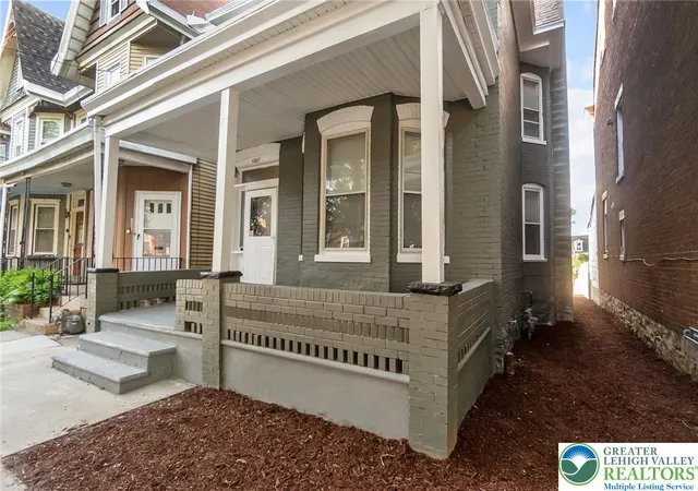Homes for sale in Easton, PA | 1307 Washington St, Easton, PA 18042 | MLS# 778094