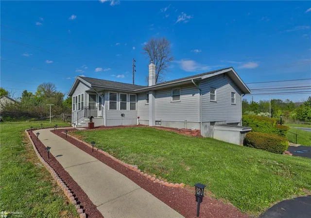Homes for sale in Bushkill Twp, PA | 205 W Moorestown Rd, Bushkill Twp, PA 18091 | MLS# 778078