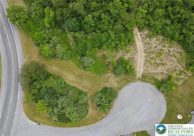 10th image of 3603 Rip Ct, Slatington, PA 18080 | MLS# 777935