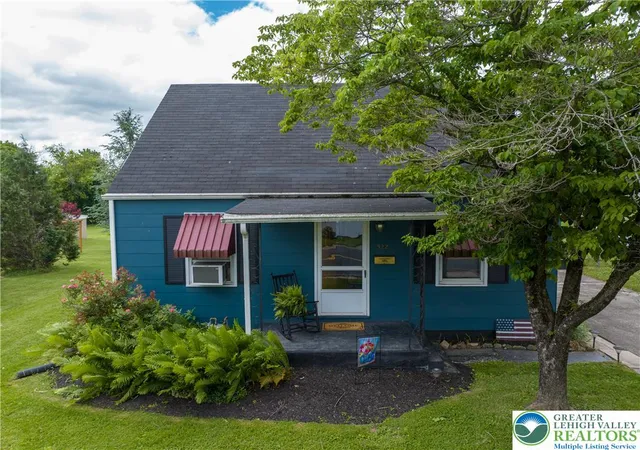 Homes for sale in Bath Boro, PA | 522 E Main St, Bath Boro, PA 18014 | MLS# 777922