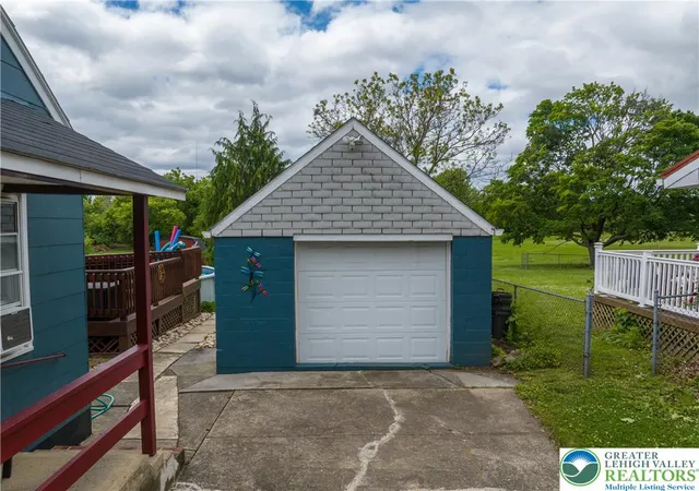 Homes for sale in Bath Boro, PA | 522 E Main St, Bath Boro, PA 18014 | MLS# 777922