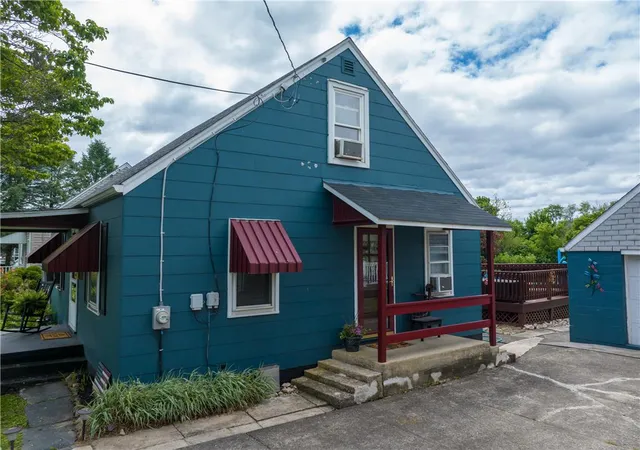 Homes for sale in Bath Boro, PA | 522 E Main St, Bath Boro, PA 18014 | MLS# 777922