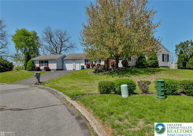 2nd image of 3 Dusty Rd, Easton, PA 18045 | MLS# 778180