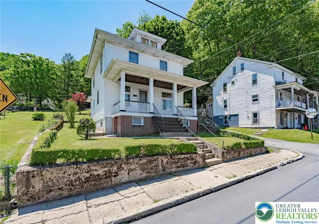 Homes for sale in Nesquehoning Boro, PA | 159 W Ridge St, Nesquehoning Boro, PA 18240 | MLS# 778092
