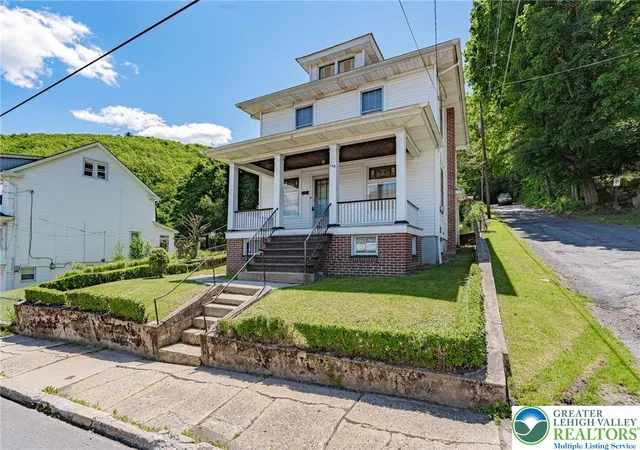 Homes for sale in Nesquehoning Boro, PA | 159 W Ridge St, Nesquehoning Boro, PA 18240 | MLS# 778092