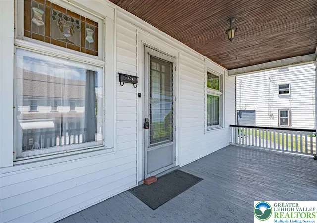 Homes for sale in Nesquehoning Boro, PA | 159 W Ridge St, Nesquehoning Boro, PA 18240 | MLS# 778092