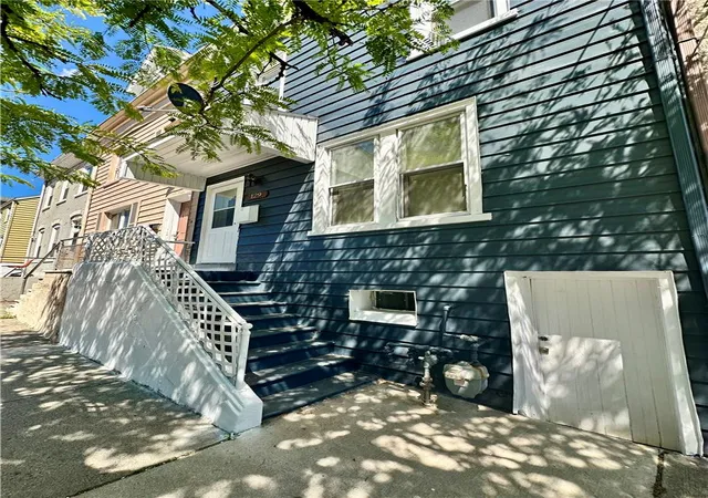 Homes for sale in Allentown City, PA | 129 W Allen St, Allentown City, PA 18102 | MLS# 778223