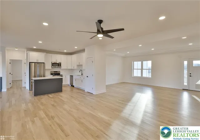 4th image of 448 Long Lane Rd, Walnutport, PA 18088 | MLS# 778233