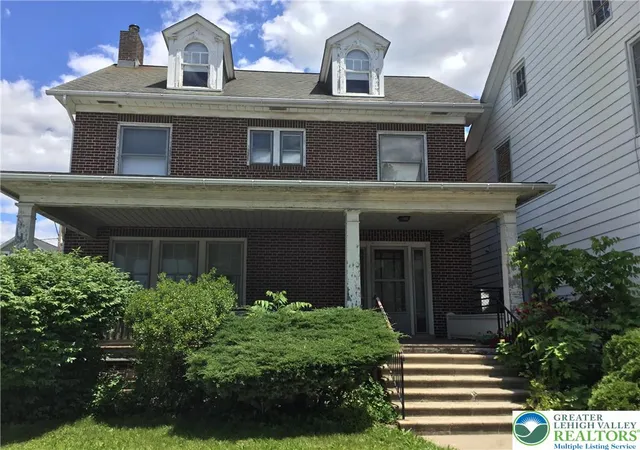 Homes for sale in Slatington Boro, PA | 1015 Main St, Slatington Boro, PA 18080 | MLS# 778192
