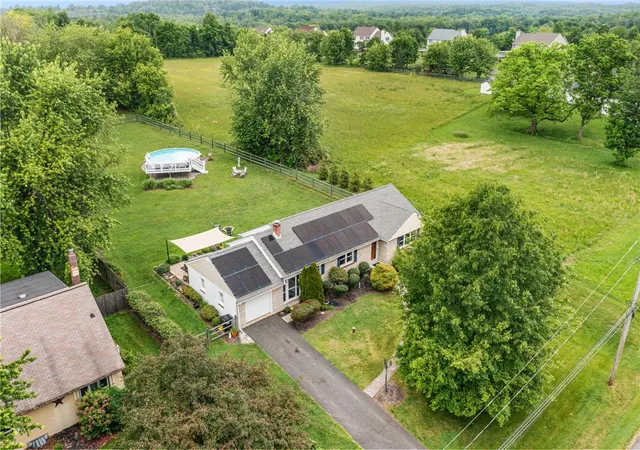 Homes for sale in Springfield Twp, PA | 561 W Cherry Rd, Springfield Twp, PA 18951 | MLS# 778177
