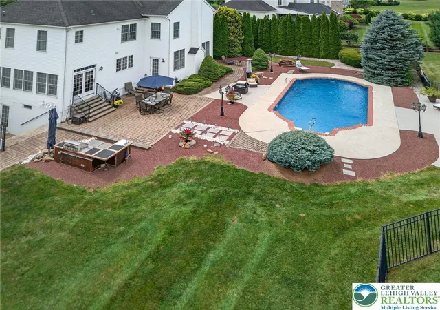 3rd image of 4508 Homestead Dr, Lower Nazareth Twp, PA 18064 | MLS# 777968
