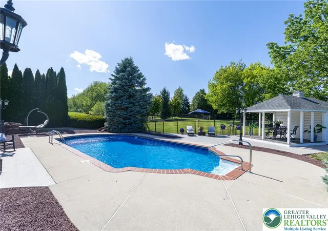 4th image of 4508 Homestead Dr, Lower Nazareth Twp, PA 18064 | MLS# 777968