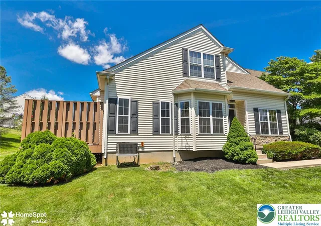 Homes for sale in Palmer Twp, PA | 10 Cobblestone Dr, Palmer Twp, PA 18045 | MLS# 778135