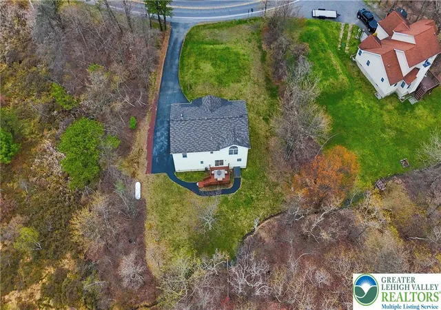 Homes for sale in Tobyhanna Twp, PA | 2742 Long Pond, Tobyhanna Twp, PA 18334 | MLS# 777652