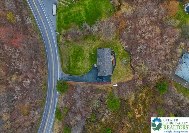 Homes for sale in Tobyhanna Twp, PA | 2742 Long Pond, Tobyhanna Twp, PA 18334 | MLS# 777652