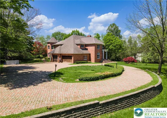 2nd image of 441 Hidden Lake Dr, East Stroudsburg, PA 18302 | MLS# 777570