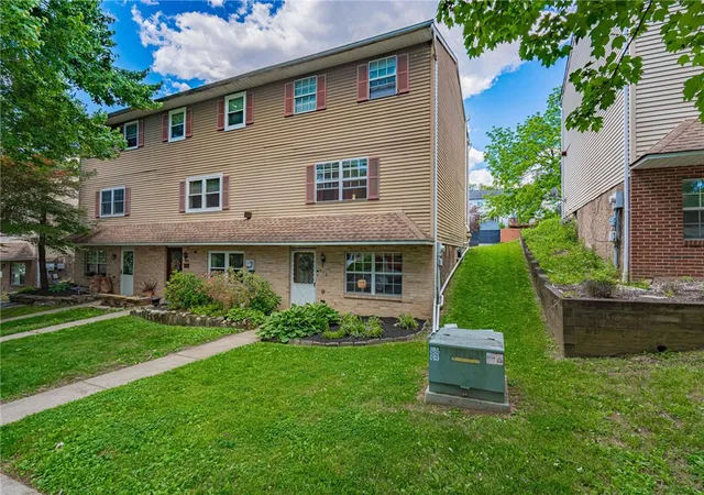 2nd image of 908 S Armour St, Allentown, PA 18103 | MLS# 778295