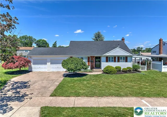 Homes for sale in Bethlehem City, PA | 2038 Vista Dr, Bethlehem City, PA 18018 | MLS# 778321