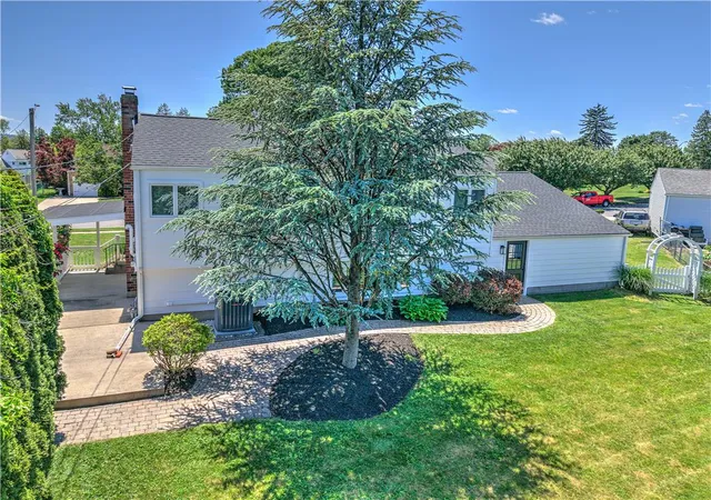Homes for sale in Bethlehem City, PA | 2038 Vista Dr, Bethlehem City, PA 18018 | MLS# 778321