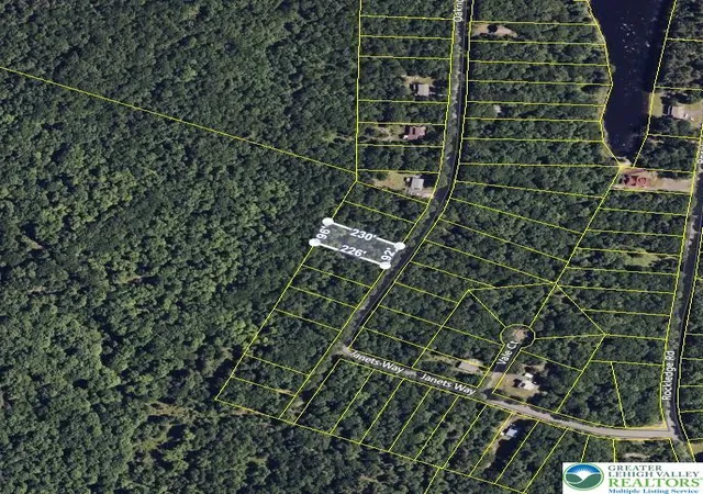 Homes for sale in Lehman Twp, PA | 179 Oakridge Dr, Lehman Twp, PA 18328 | MLS# 778329