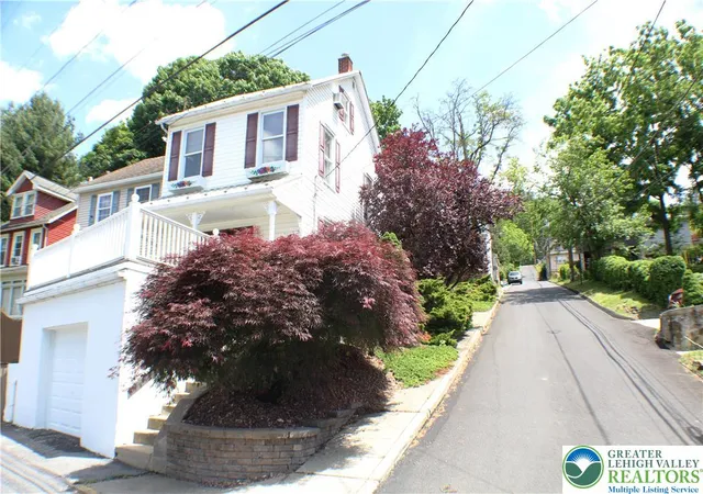 Homes for sale in Lower Saucon Twp, PA | 1020 Moravia St, Lower Saucon Twp, PA 18015 | MLS# 778041