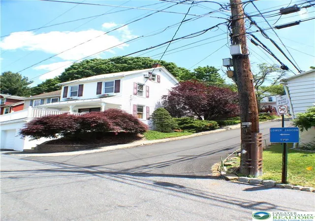 Homes for sale in Lower Saucon Twp, PA | 1020 Moravia St, Lower Saucon Twp, PA 18015 | MLS# 778041