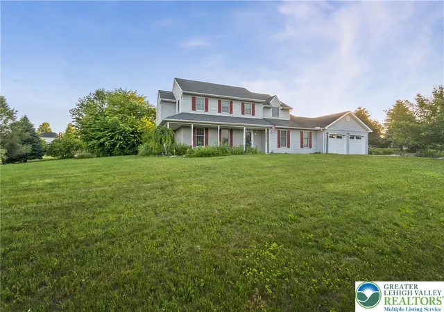 Homes for sale in North Whitehall Twp, PA | 3824 E View Dr, North Whitehall Twp, PA 18069 | MLS# 777636