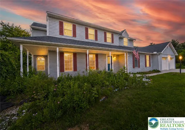 Homes for sale in North Whitehall Twp, PA | 3824 E View Dr, North Whitehall Twp, PA 18069 | MLS# 777636