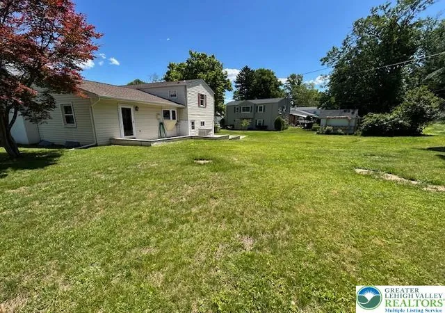 Homes for sale in Bethlehem, PA | 2065 Hopewell Rd, Bethlehem, PA 18017 | MLS# 778005