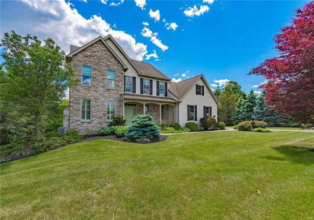 Homes for sale in East Allen Twp, PA | 6000 Pond View Ter, East Allen Twp, PA 18014 | MLS# 778236