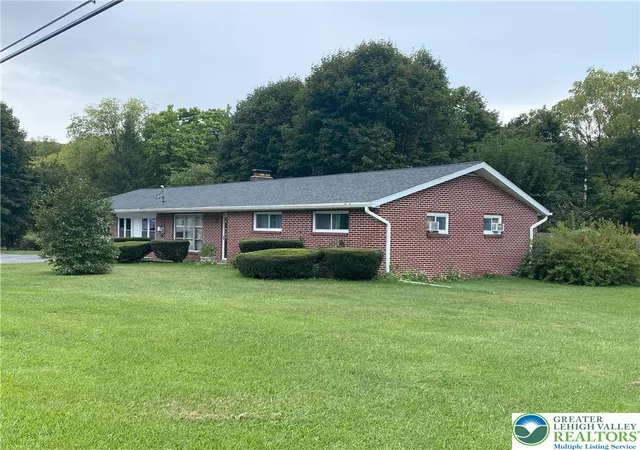 Homes for sale in Lehigh Twp, PA | 4405 Lehigh Dr, Lehigh Twp, PA 18088 | MLS# 778049