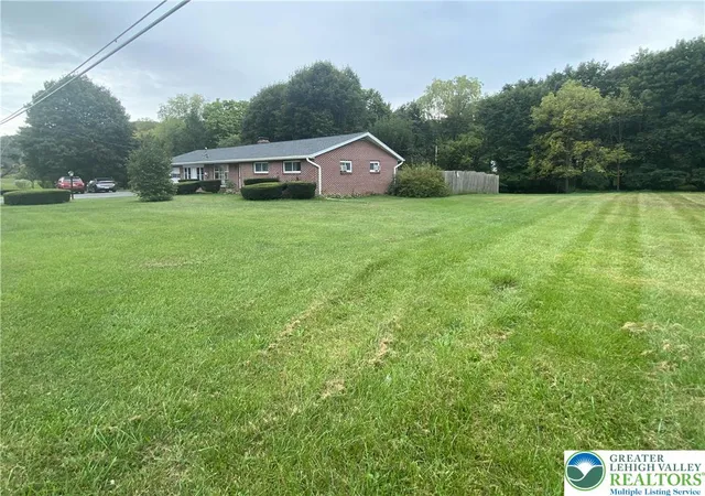 Homes for sale in Lehigh Twp, PA | 4405 Lehigh Dr, Lehigh Twp, PA 18088 | MLS# 778049