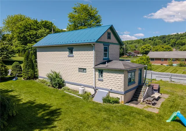 Homes for sale in Lower Mt Bethel Twp, PA | 2112 Abbruzzi Ave, Lower Mt Bethel Twp, PA 18013 | MLS# 778342