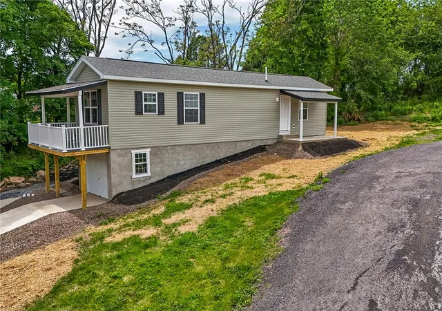 Homes for sale in Franklin Twp, PA | 624 Main Rd, Franklin Twp, PA 18235 | MLS# 778205