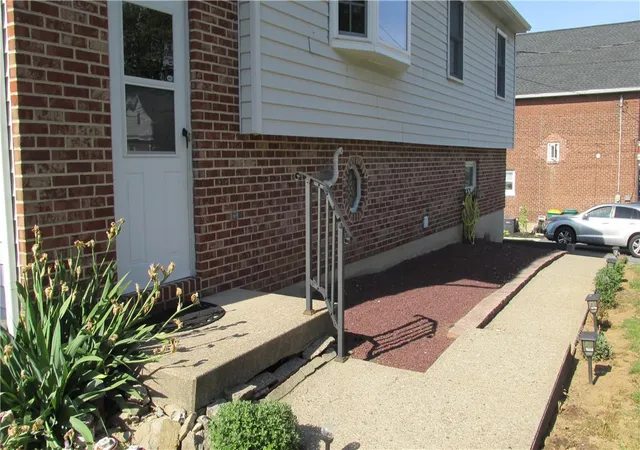 2nd image of 2519 Burrows St, Easton, PA 18045 | MLS# 778423