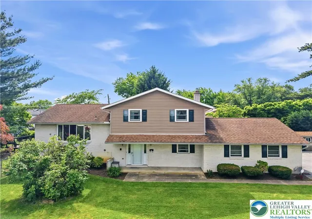 Homes for sale in Whitehall Twp, PA | 800 Maryland St, Whitehall Twp, PA 18052 | MLS# 776877