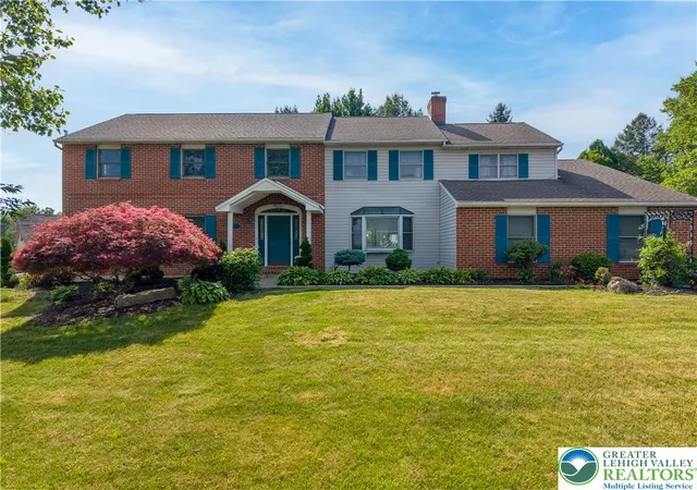 Homes for sale in Lower Macungie Twp, PA | 4475 Beechwood Ln, Lower Macungie Twp, PA 18103 | MLS# 778076