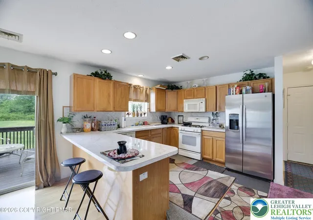 Photo 3 of Single family home for sale at 1149 Glade Dr S, Long Pond, PA 18334 | MLS# 778125 | Listing updated on 2026-09-01