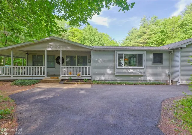 Homes for sale in East Penn Twp, PA | 60 Sassafras Rd, East Penn Twp, PA 18235 | MLS# 778456