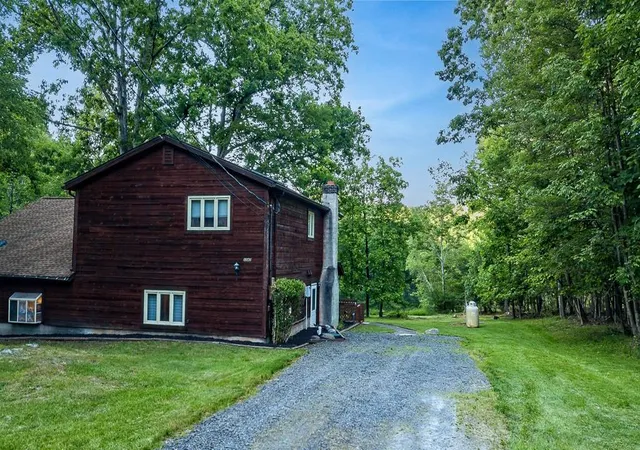 Photo 3 of Sale Pending at 1247 Stony Holw Cir, Bushkill, PA 18324 | MLS# 778488 | Listing updated on 2026-08-02