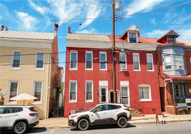 1st image of 243 State St, Hamburg, PA 19526 | MLS# 778519