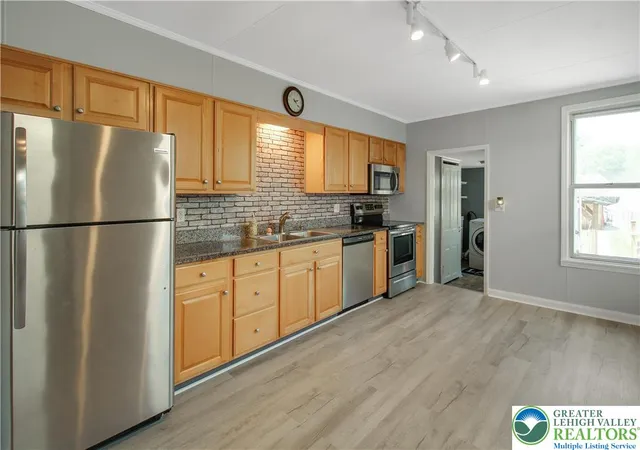 4th image of 243 State St, Hamburg, PA 19526 | MLS# 778519