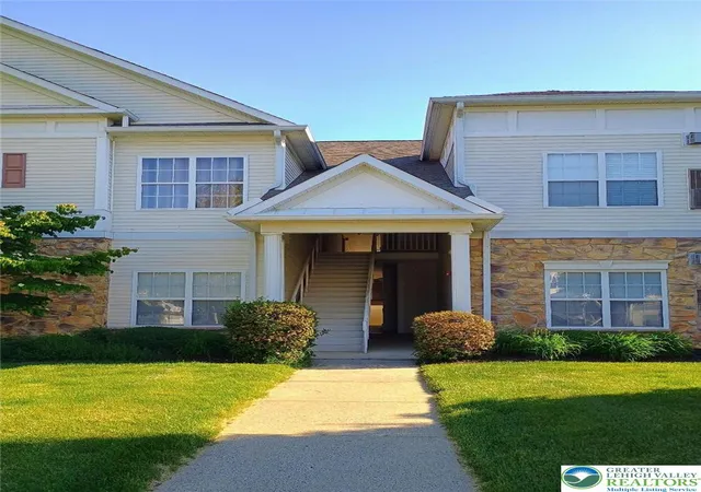 Homes for sale in Williams Twp, PA | 329 Waterford Ter, Williams Twp, PA 18042 | MLS# 778551