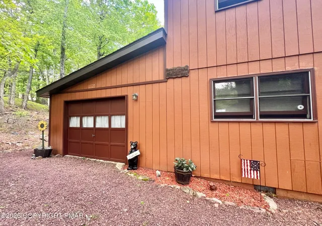 Homes for sale in Kidder Twp, PA | 15 Chalet Ct, Kidder Twp, PA 18624 | MLS# 778577
