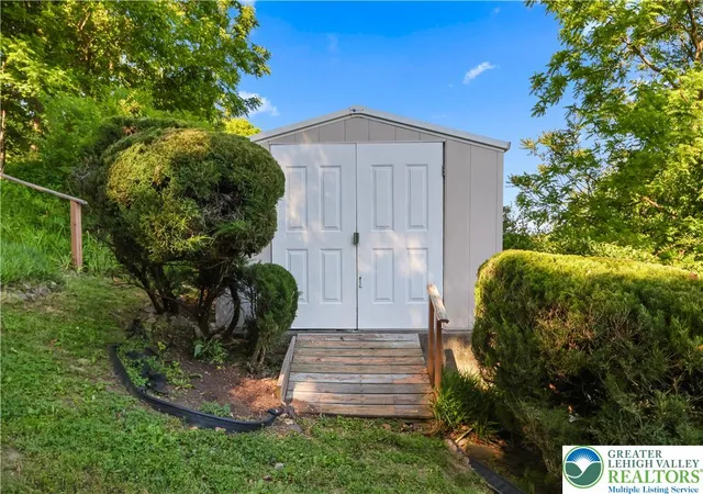 Homes for sale in Salisbury Twp, PA | 721 Wistar St, Salisbury Twp, PA 18015 | MLS# 778353