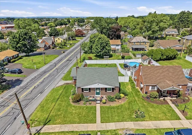 3rd image of 143 Dell St, Emmaus Boro, PA 18049 | MLS# 778575