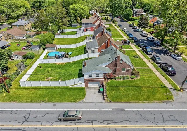 5th image of 143 Dell St, Emmaus Boro, PA 18049 | MLS# 778575