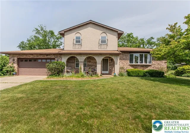 Homes for sale in Bethlehem Twp, PA | 3380 Highfield St, Bethlehem Twp, PA 18020 | MLS# 778557