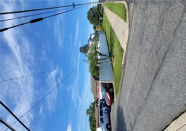 Photo 3 of Single family home for sale at 1350 Highland St, Allentown, PA 18102 | MLS# 778631 | Listing updated on 2026-06-11