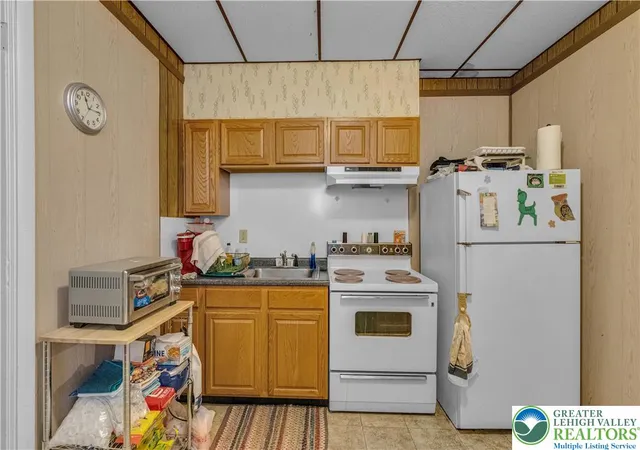 3rd image of 35 E Ridge St, Lansford Boro, PA 18232 | MLS# 777054